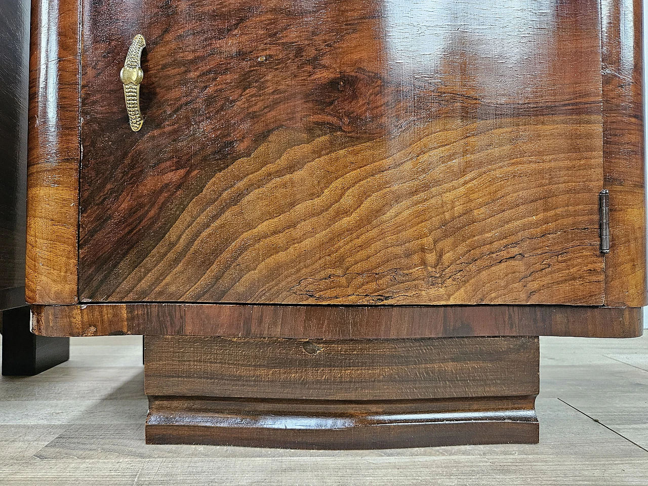 Art Deco mahogany burl nightstands 28