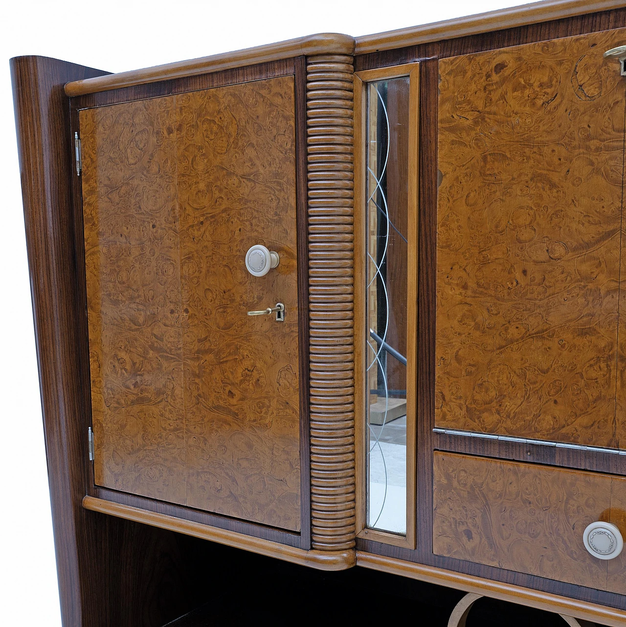 Art Decò Italian Walnut and Maple Sideboard, 1930s 9