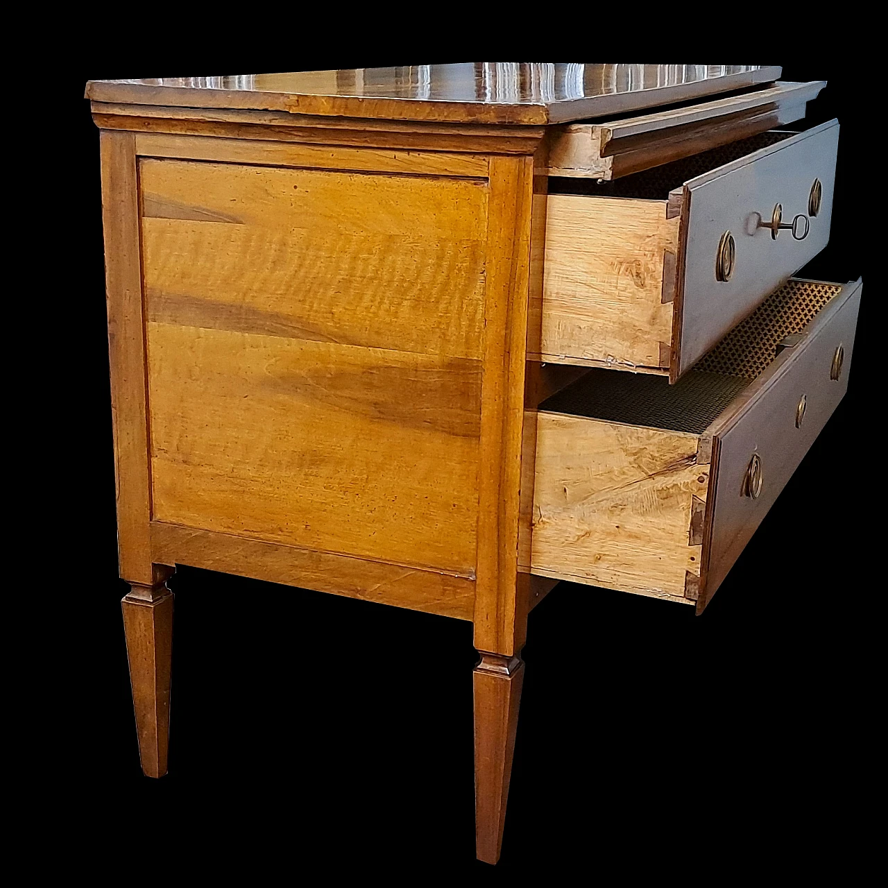 Solid walnut chest of drawers. Front with two drawers with lock 7