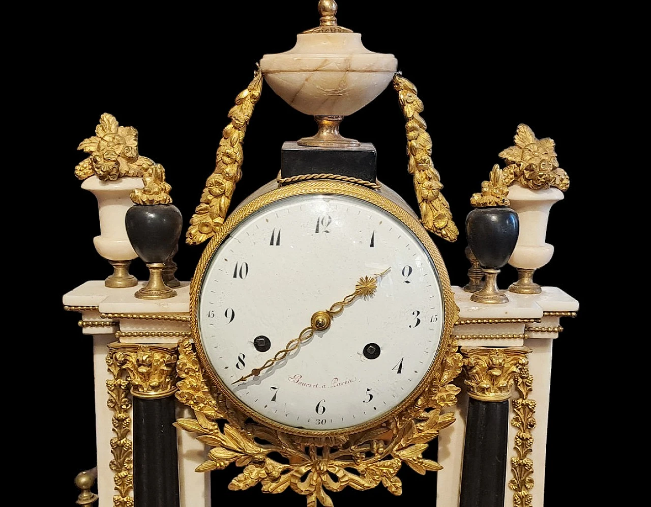 French pendulum clock in marble and gilded bronze, 18th century 4