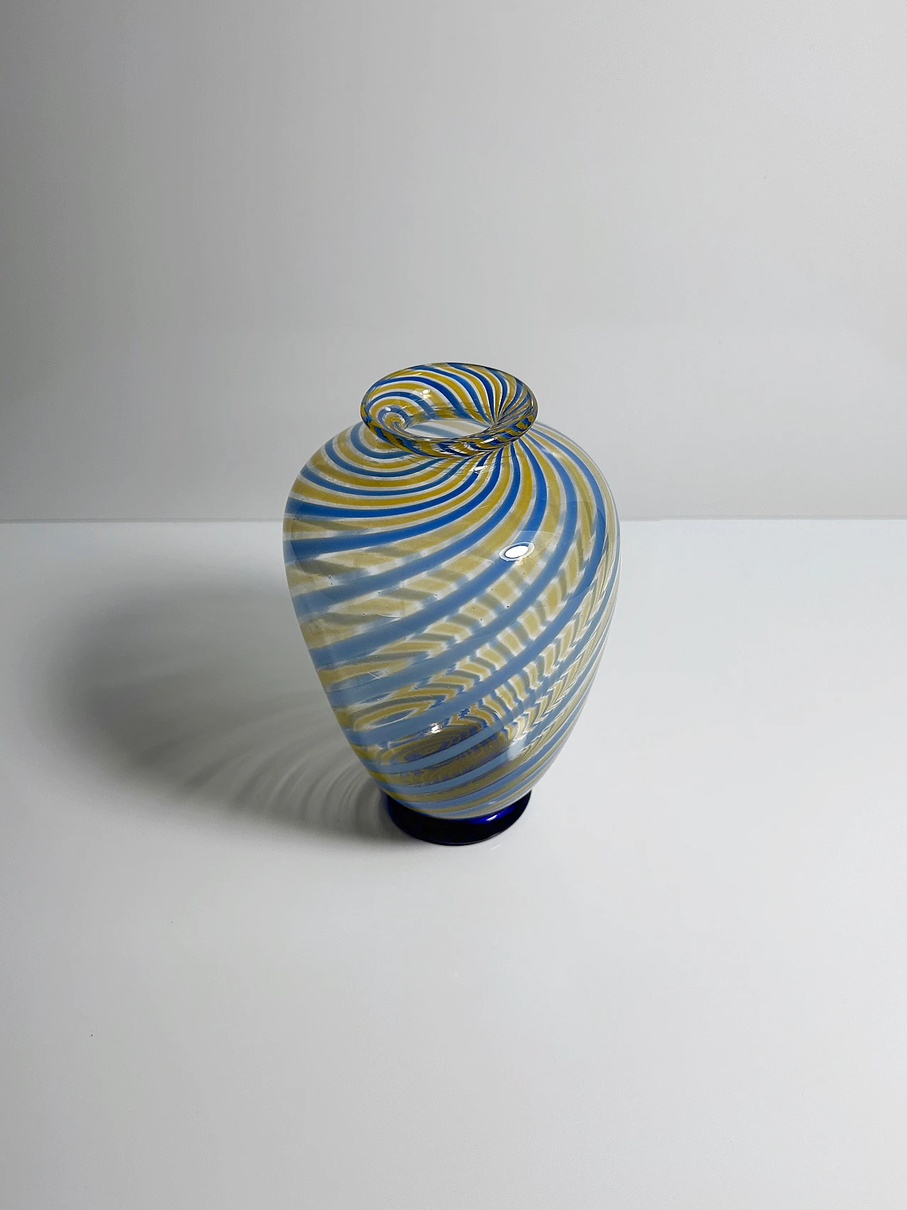 Swirl Murano vase by Fratelli Toso, 1960s 3