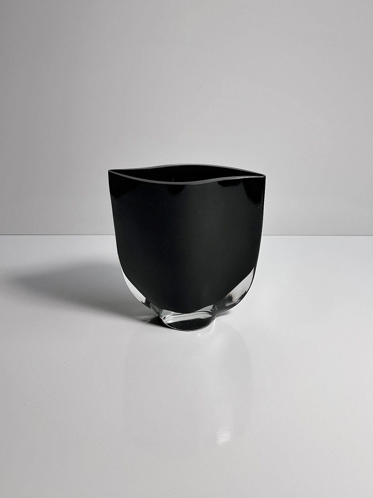 Finnish Glass Vase by Kaj Franck for Nuutajärvi Notjö 1