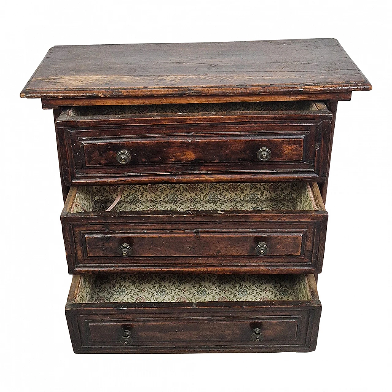 Small walnut chest with 3 drawers, 18th century 5