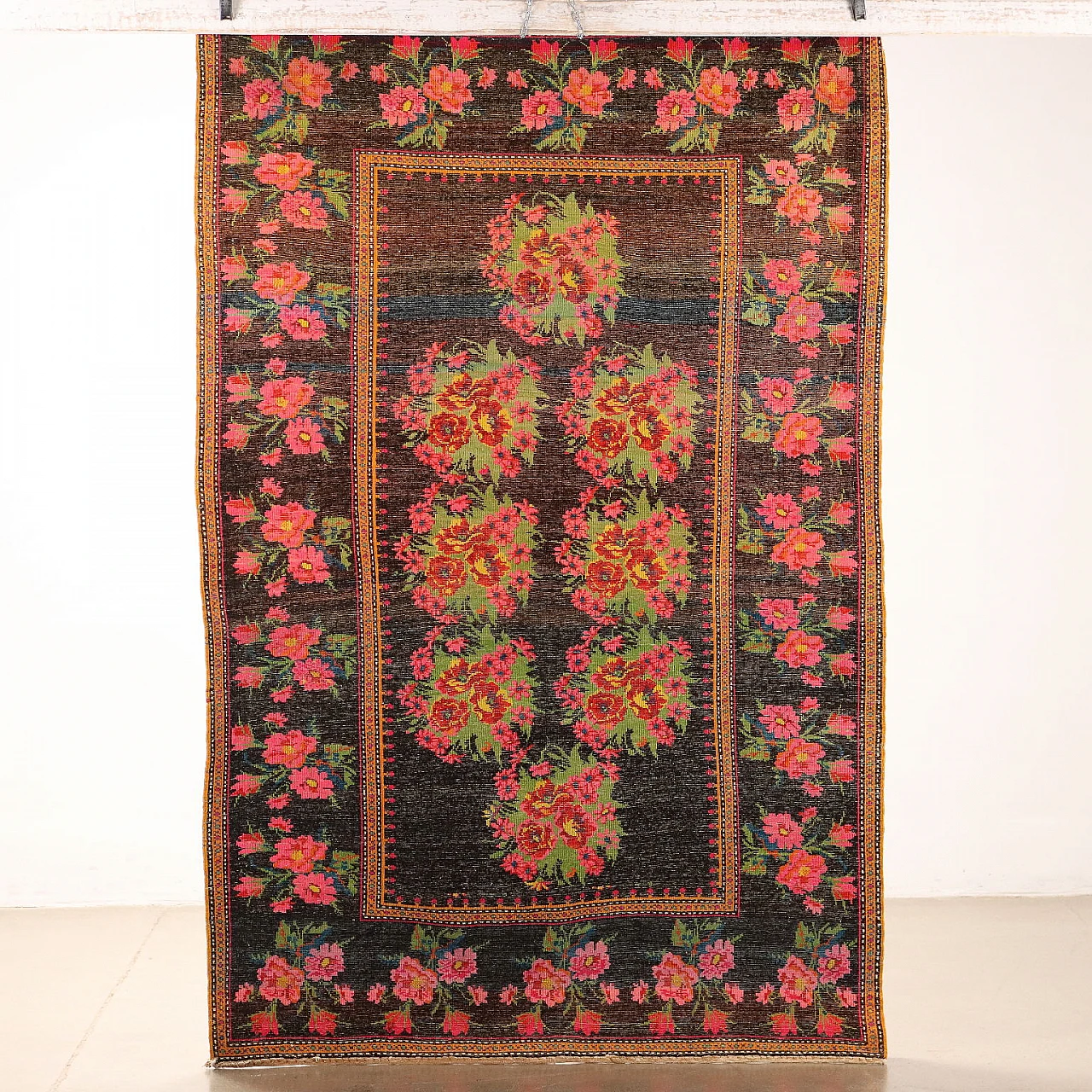 Large knot Karabakh rug in cotton and wool with floral motifs 7