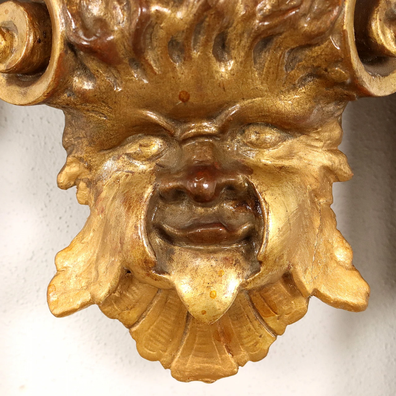 Pair of carved and gilded corbels, second half of the 19th century 3