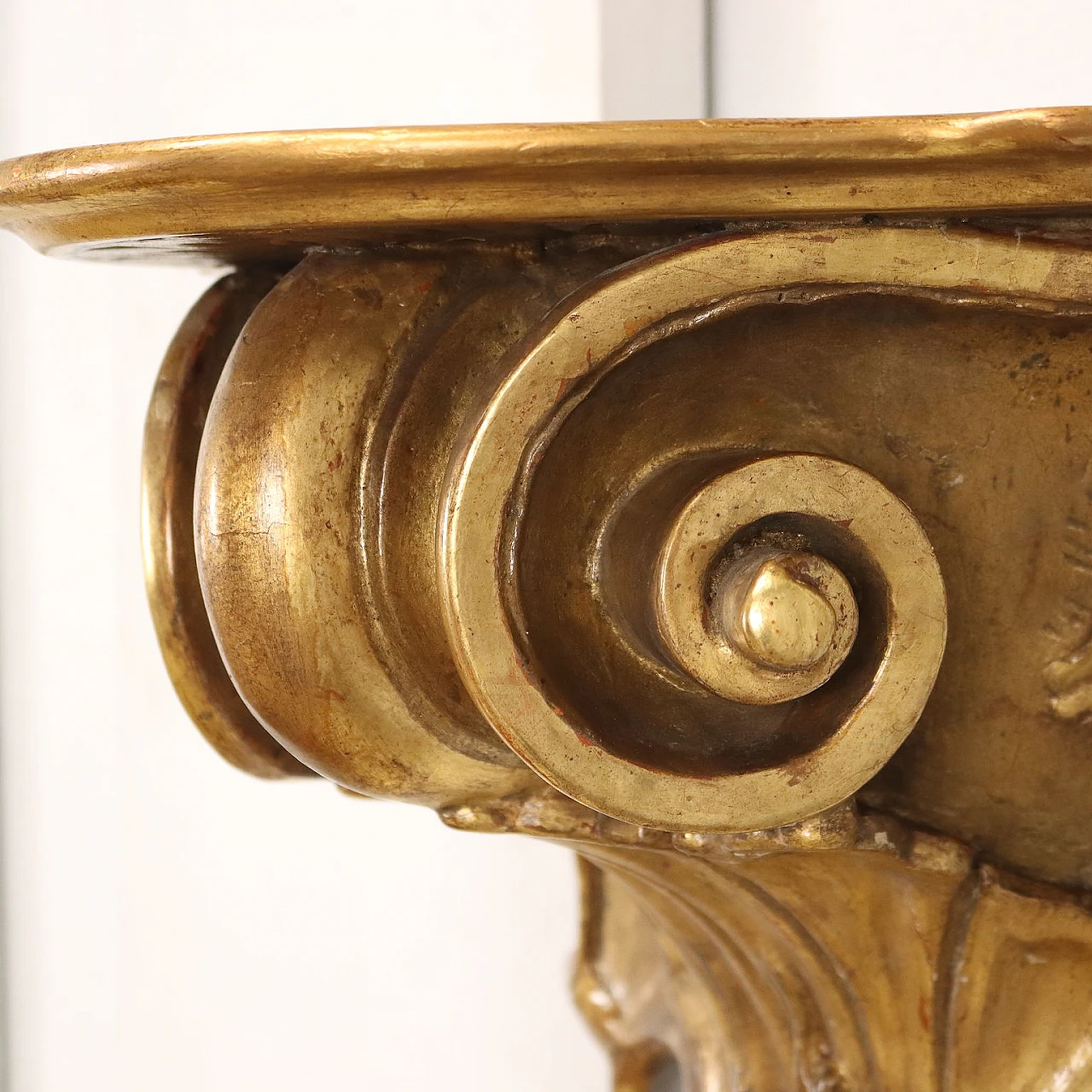 Pair of carved and gilded corbels, second half of the 19th century 4