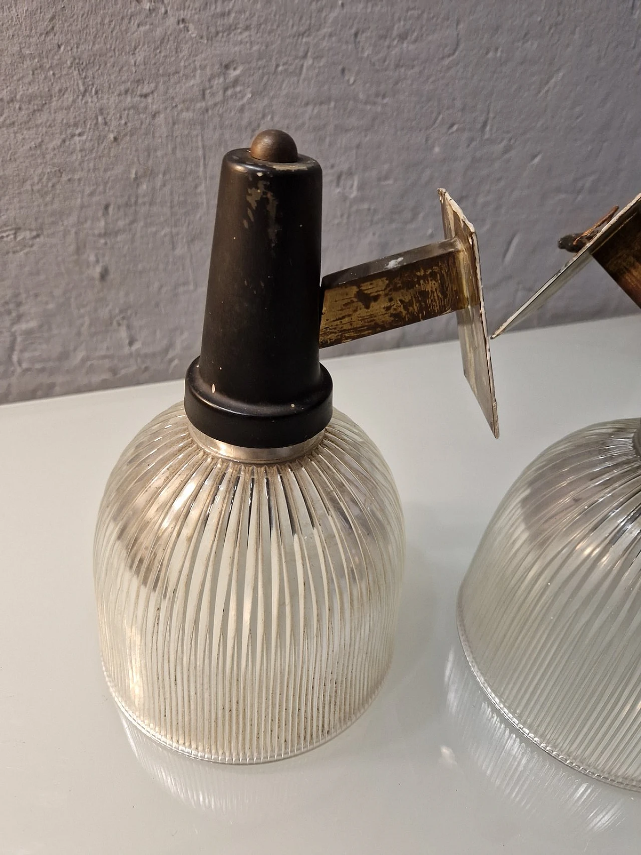 Lampade da parete in ottone con vetro scanalato di Fidenza Vetraria nello stile di Azucena, anni '50, set di 2 4