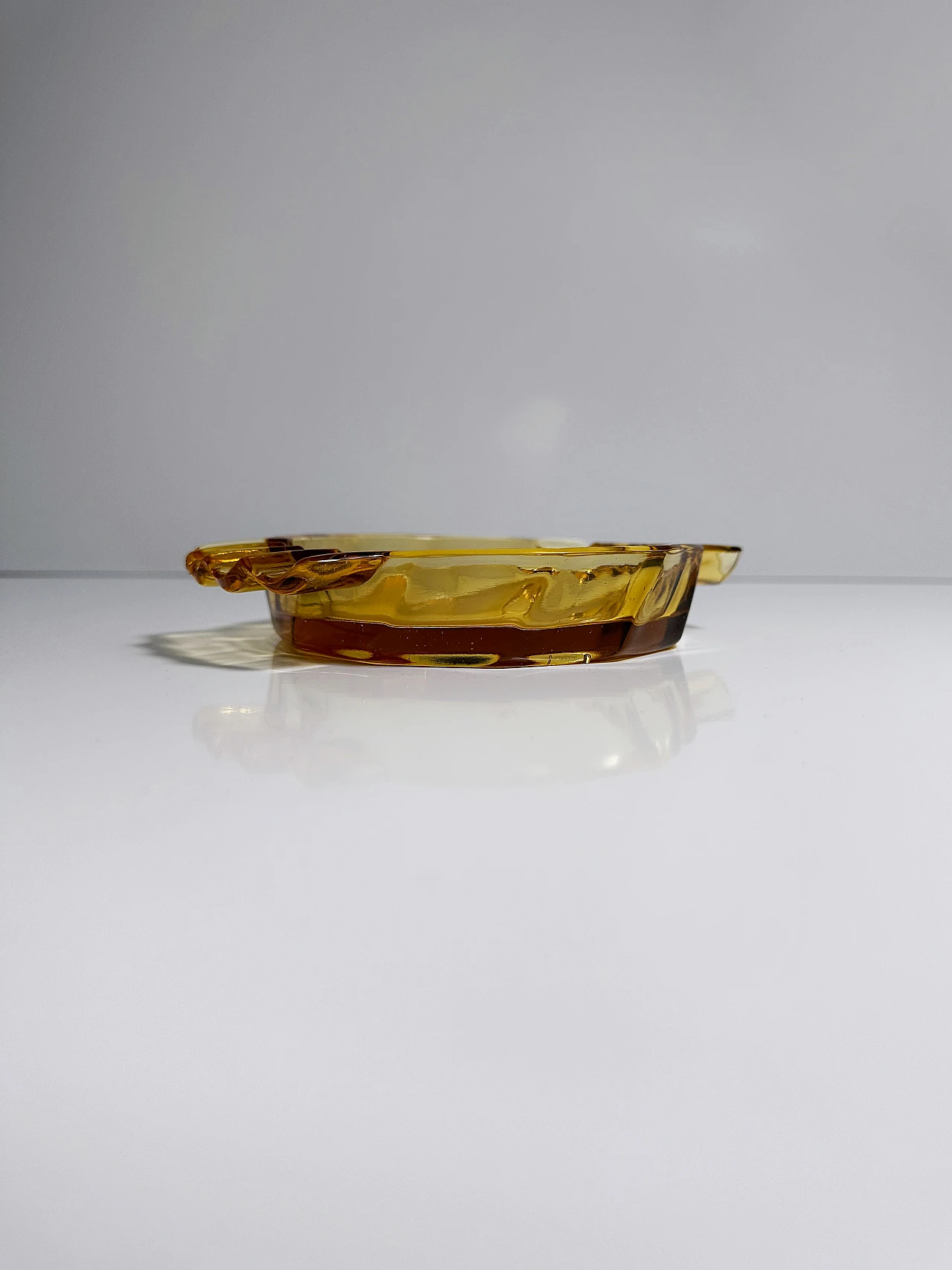 Art Deco amber ashtray by Stölzle Hermanova, 1930s 2