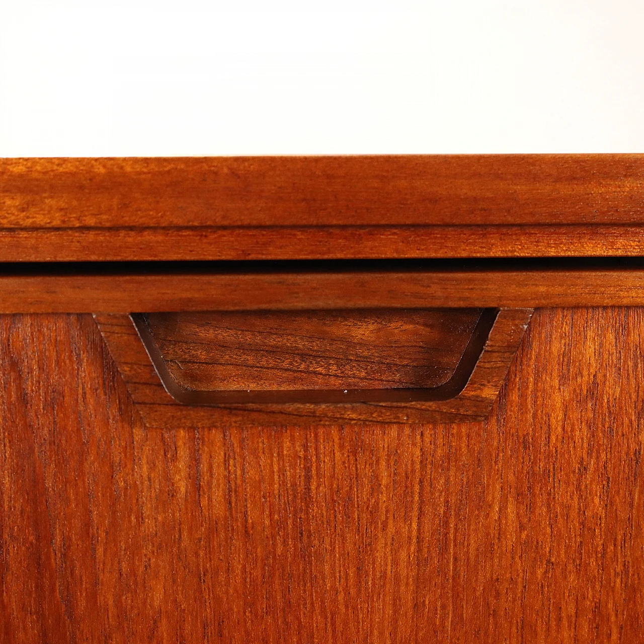 Credenza con vano bar in teak e legno massello di Wrighton, anni '60 8