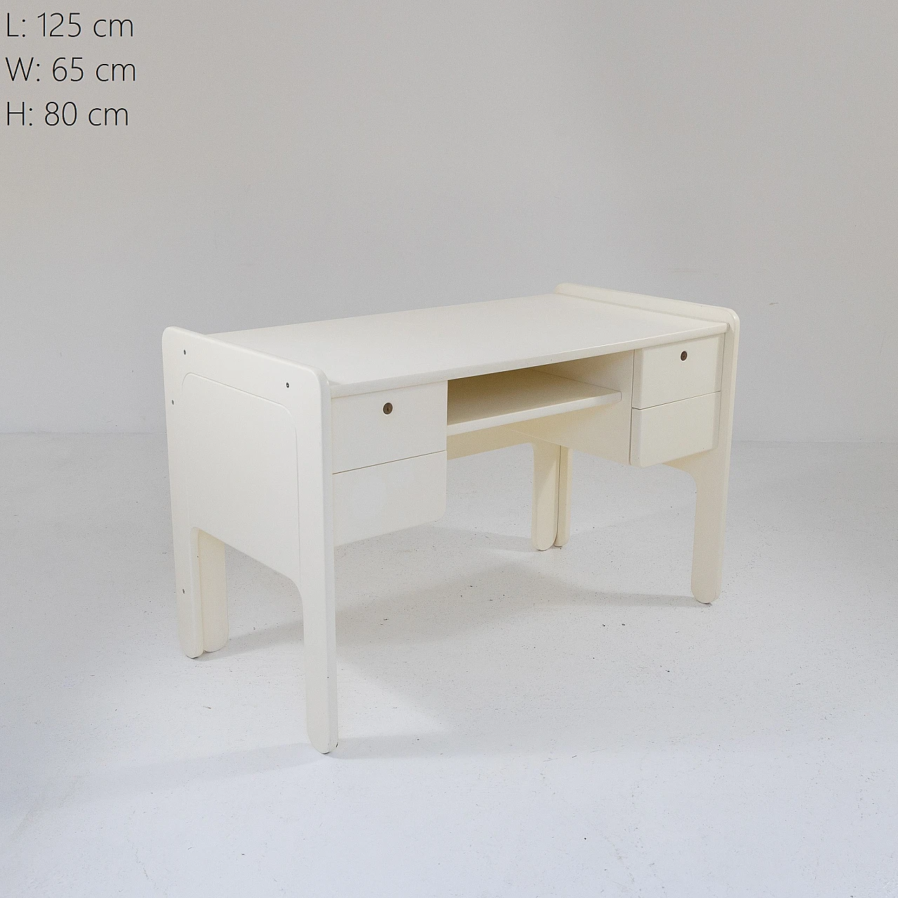 White lacquered wooden desk, 1970s 1