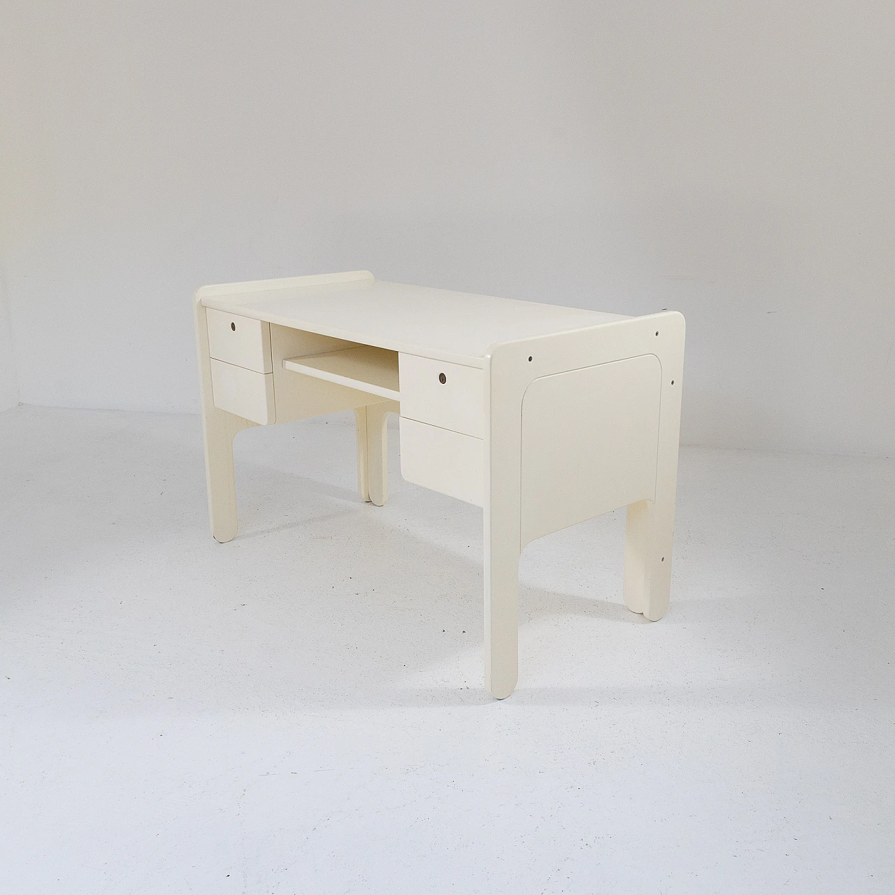 White lacquered wooden desk, 1970s 7