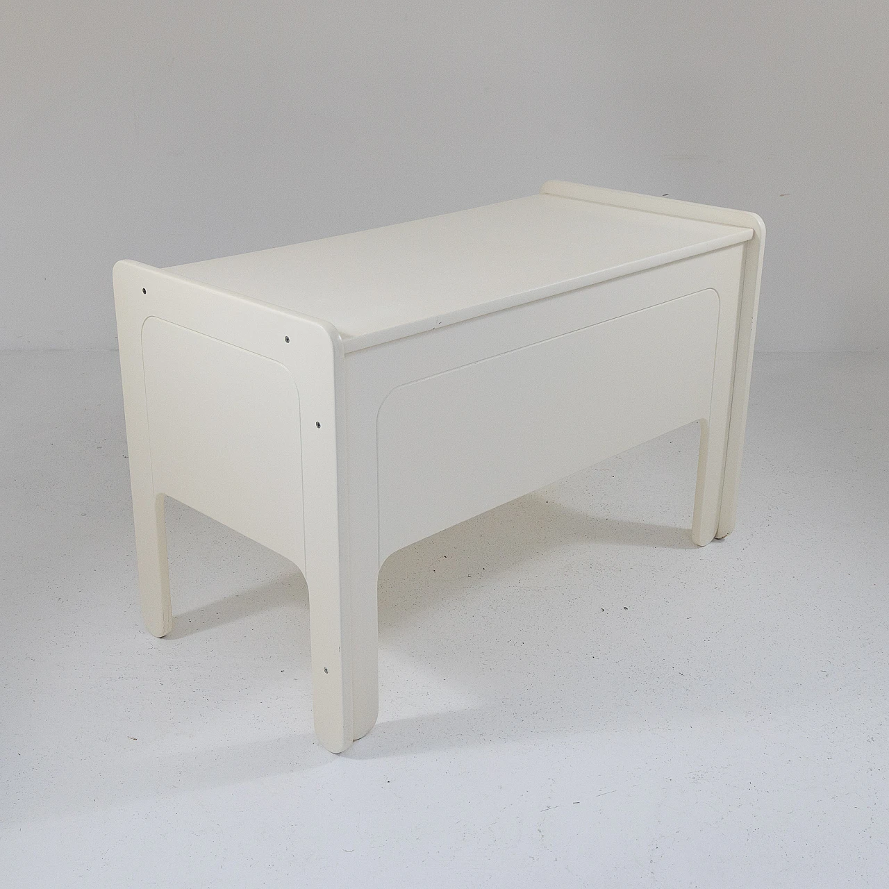 White lacquered wooden desk, 1970s 8