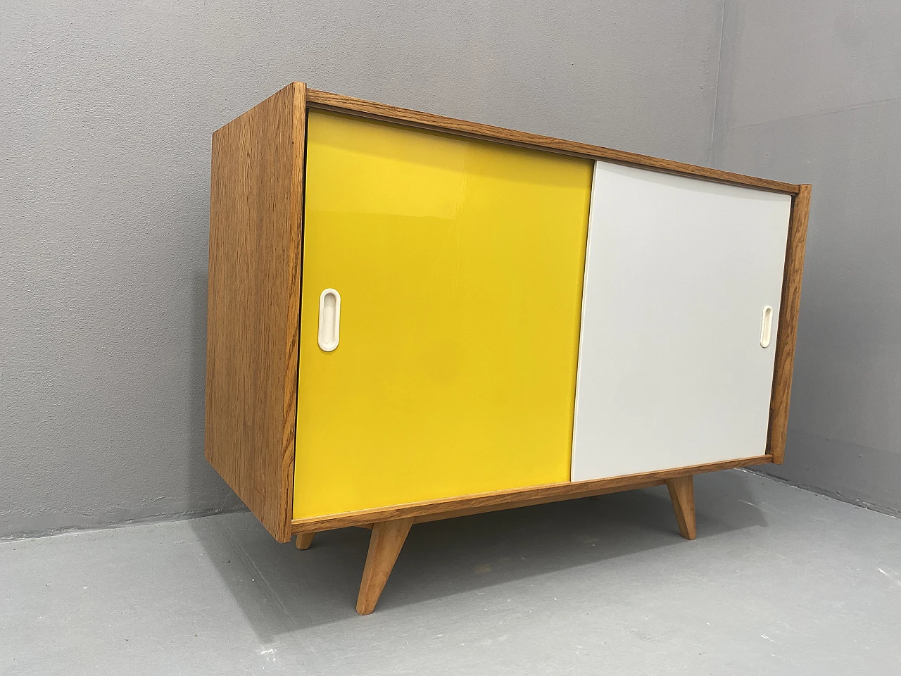 Credenza Mid Century U-452 di Jiří Jiroutek, anni '60, Cecoslovacchia 5