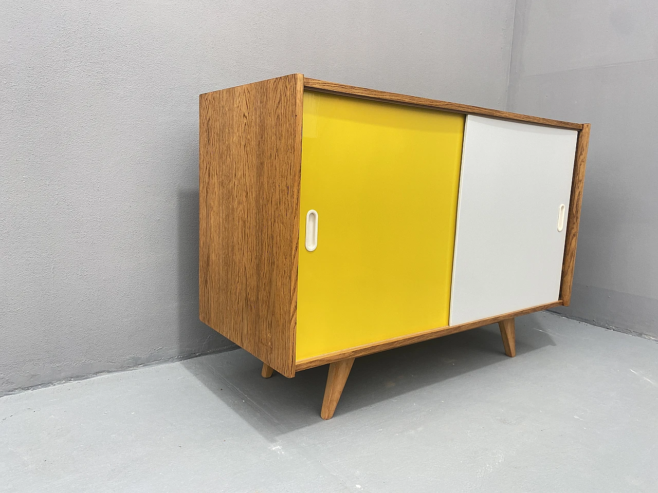 Credenza Mid Century U-452 di Jiří Jiroutek, anni '60, Cecoslovacchia 12