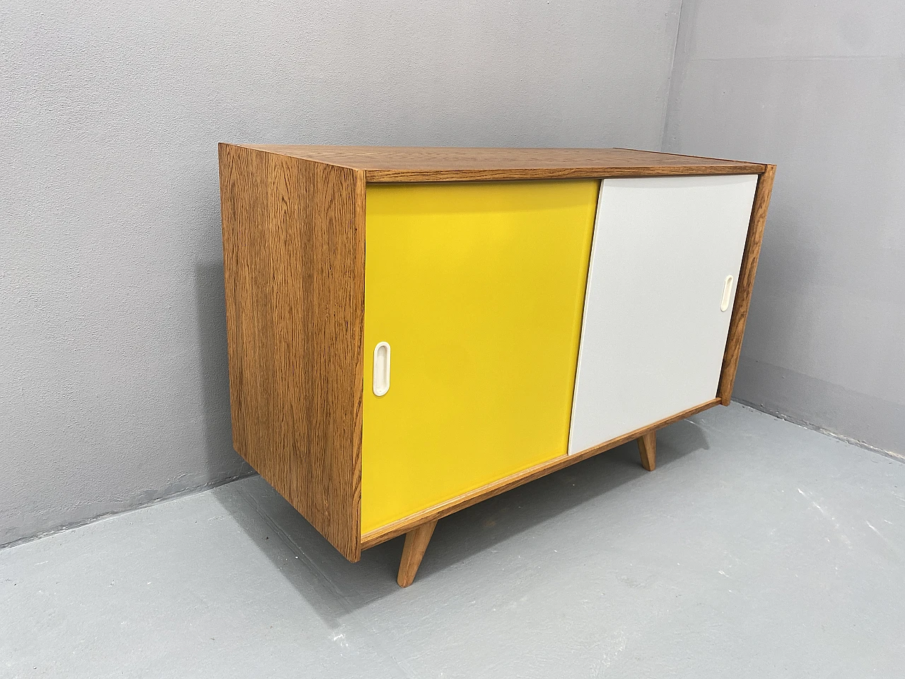 Credenza Mid Century U-452 di Jiří Jiroutek, anni '60, Cecoslovacchia 14