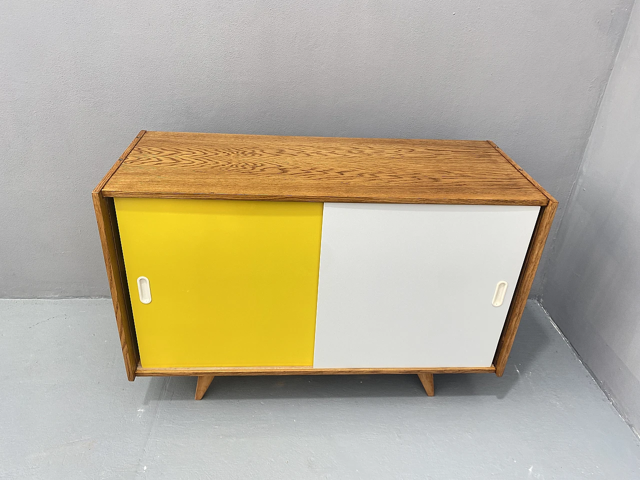 Credenza Mid Century U-452 di Jiří Jiroutek, anni '60, Cecoslovacchia 15