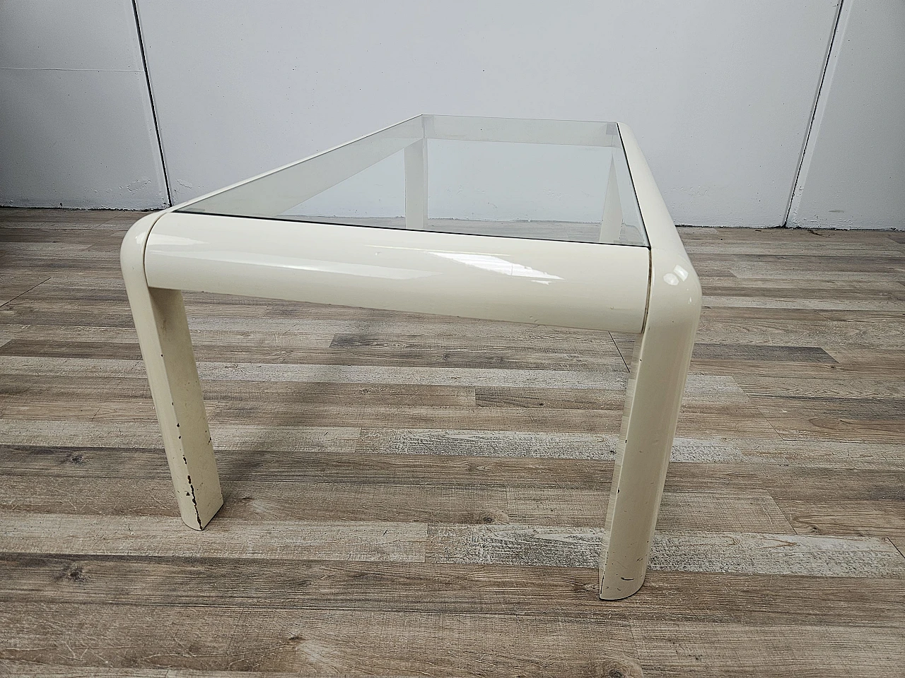 White lacquered wood coffee table with glass top, 1970s 4