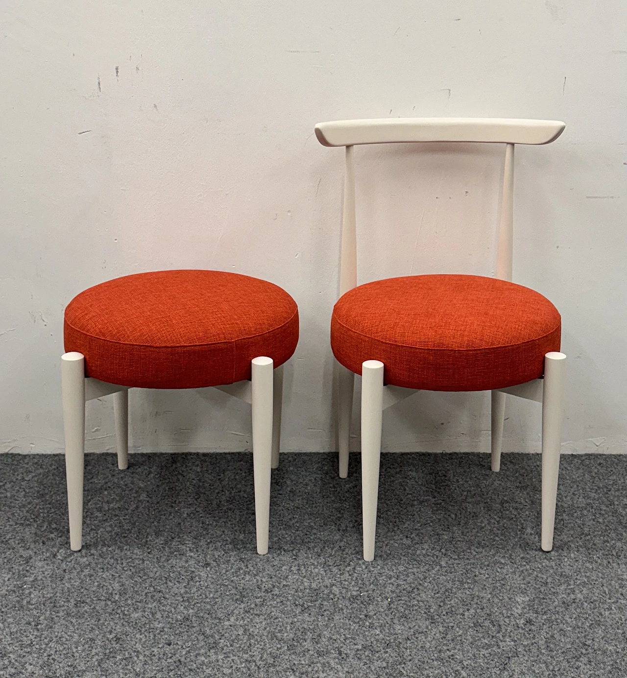 Sedia con sgabello rosso in stile scandinavo, anni '70 2