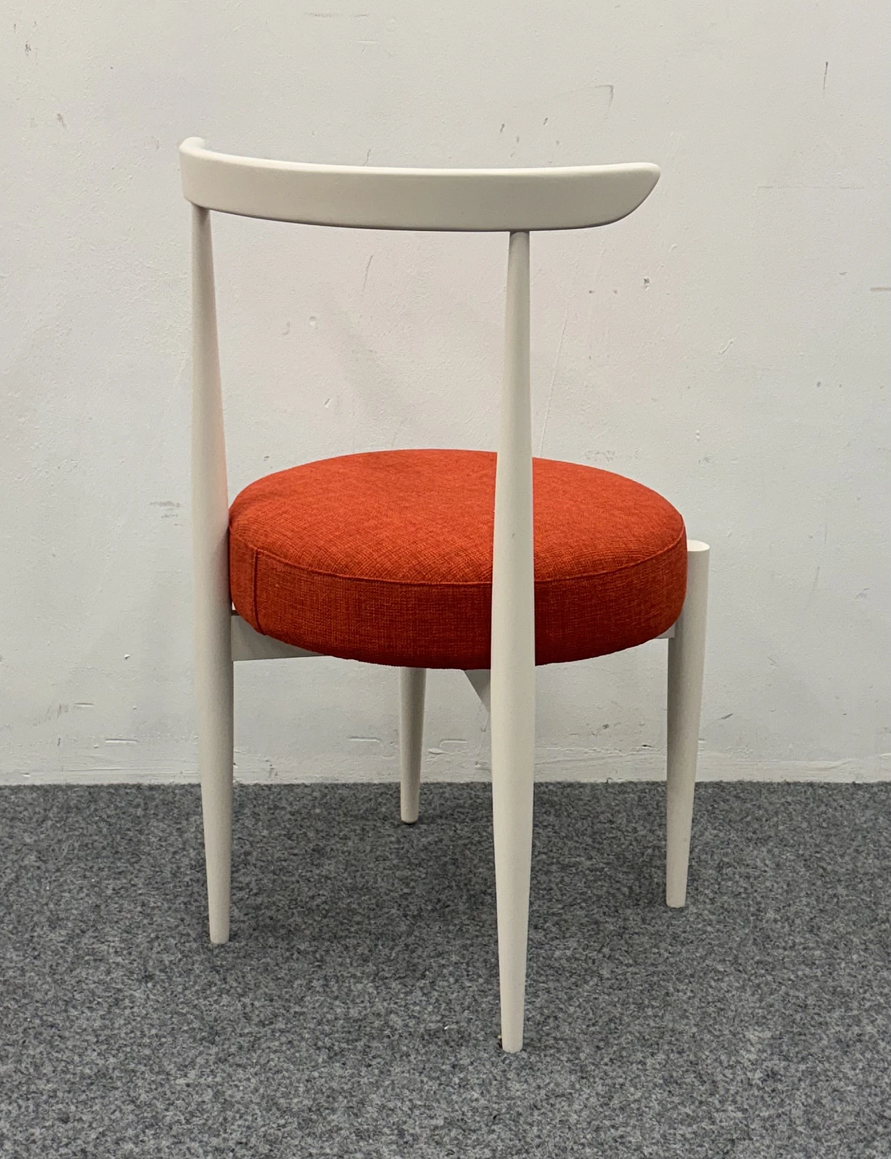 Sedia con sgabello rosso in stile scandinavo, anni '70 3