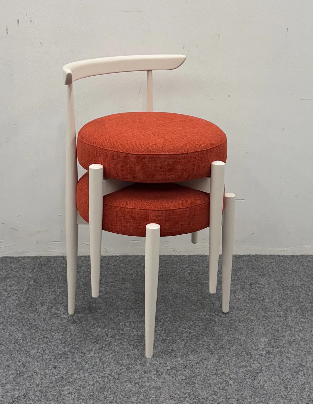 Sedia con sgabello rosso in stile scandinavo, anni '70 5