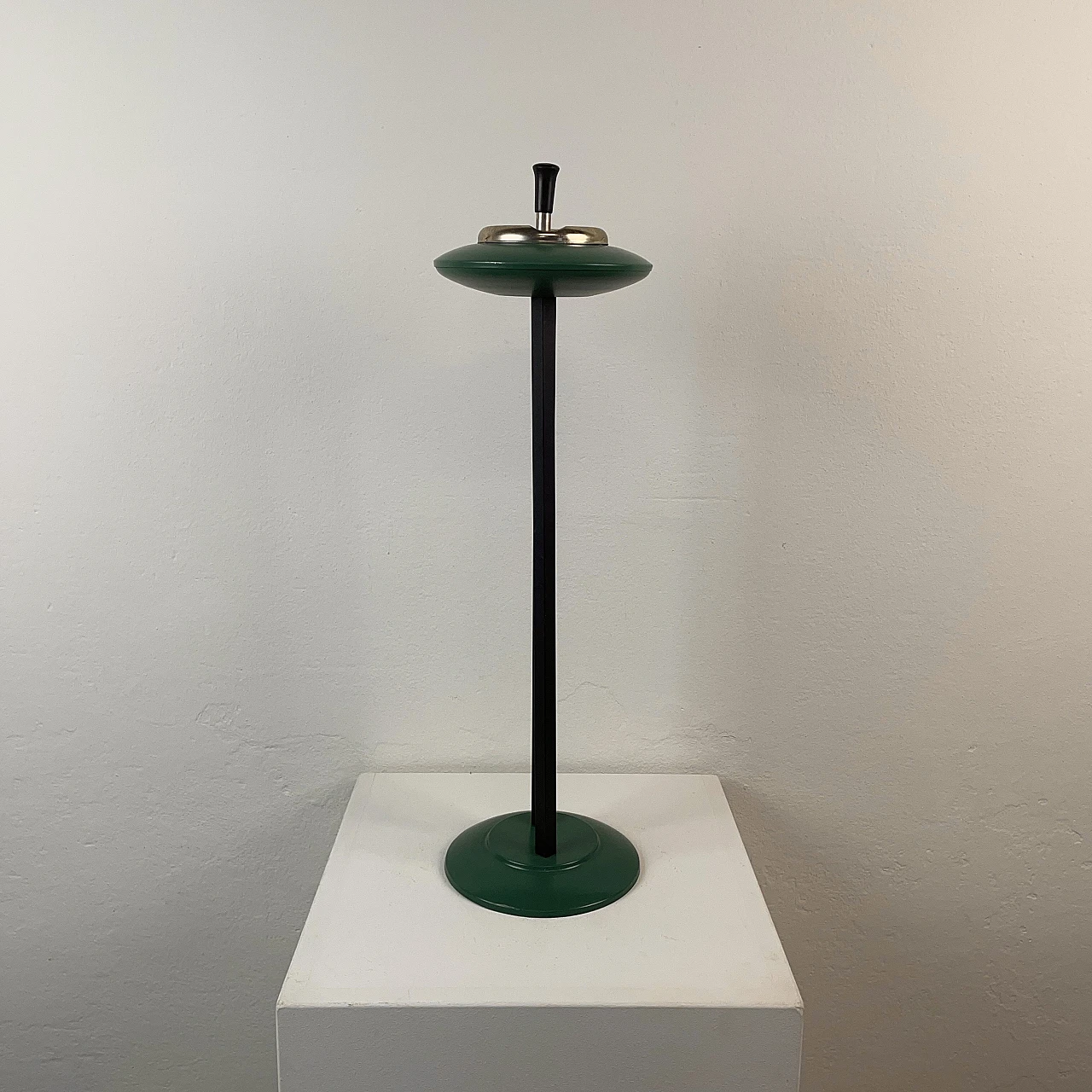 Green column ashtray, 60s 3