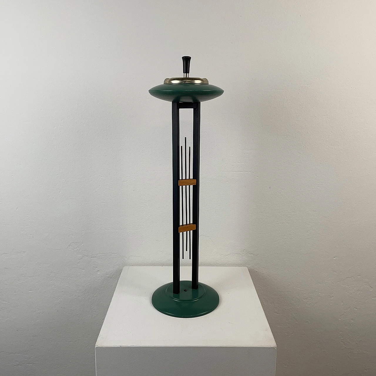 Green column ashtray, 60s 4