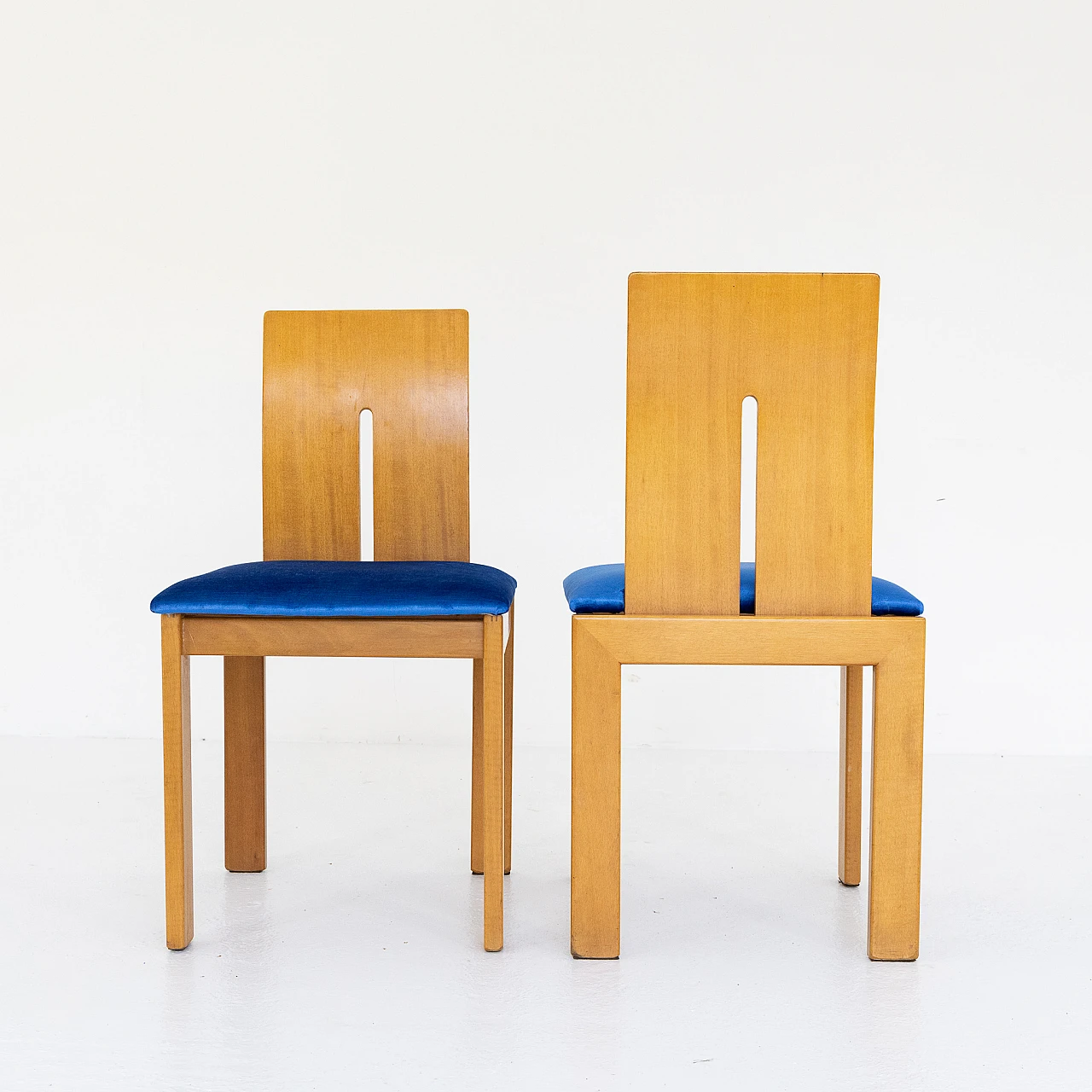 6 Chairs in cherry wood and blue velvet, 1980s 6