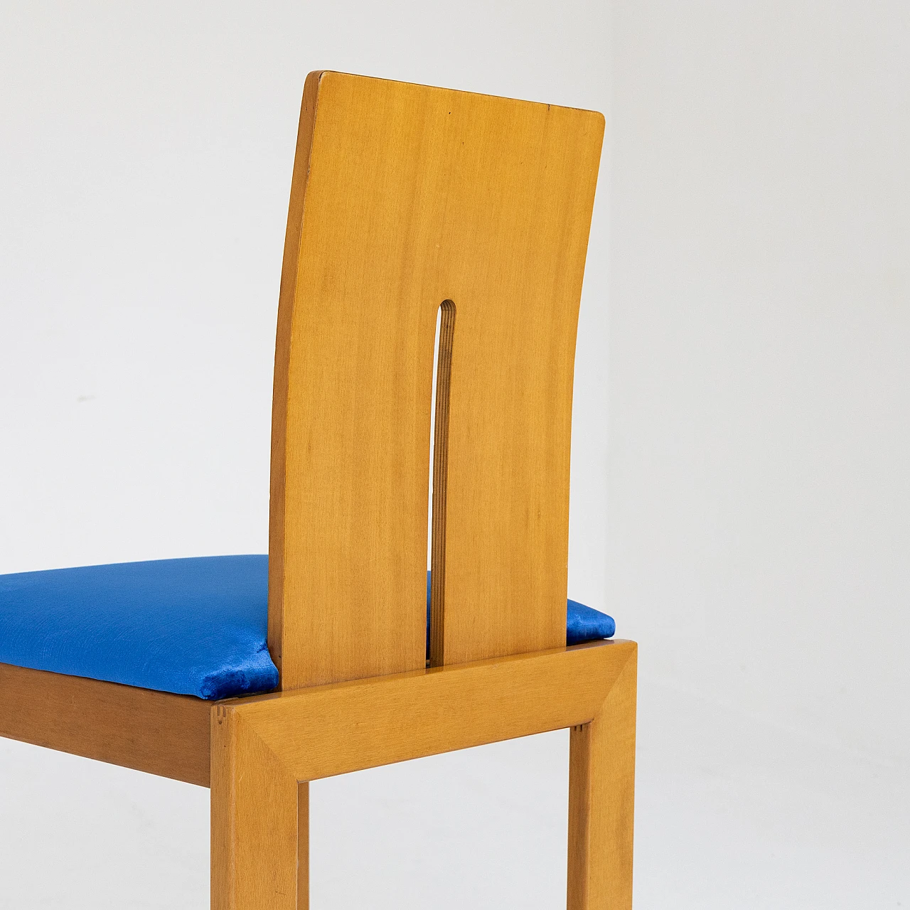 6 Chairs in cherry wood and blue velvet, 1980s 8