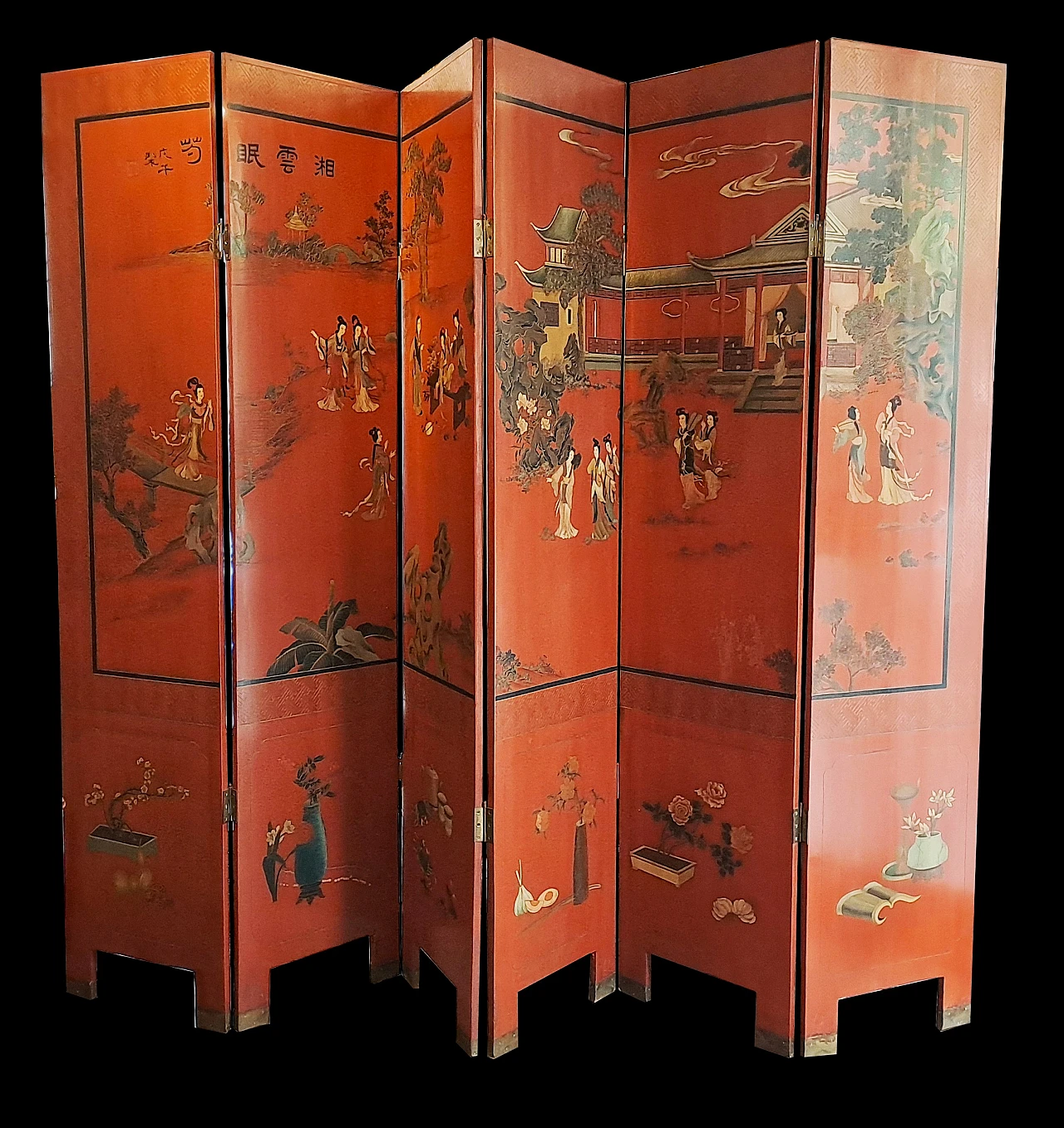 Cinese painted an lacquered screen in red and black, 20th century 1