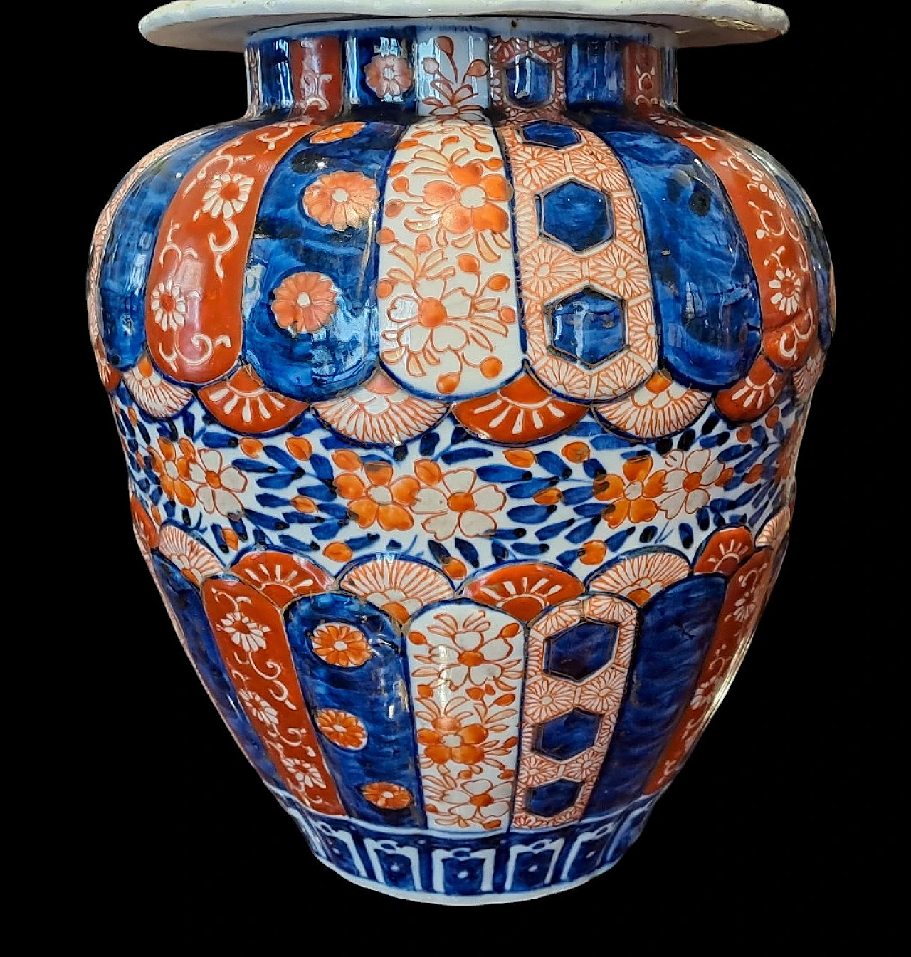 Pair of Imari Potiches in decorated Japanese porcelain, '800 5