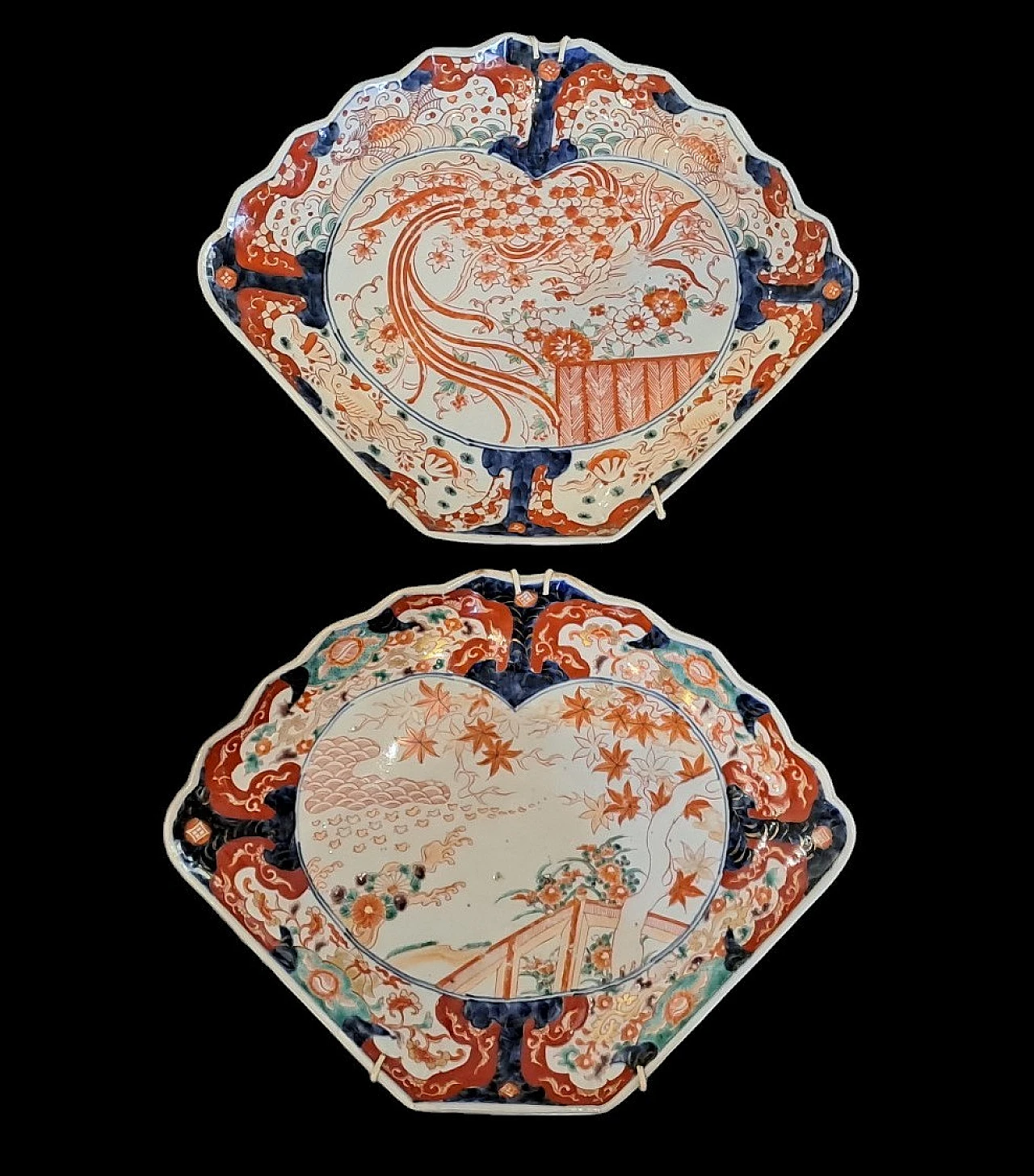 Pair of Japanese Imari fan ceramic plates, 19th century 1