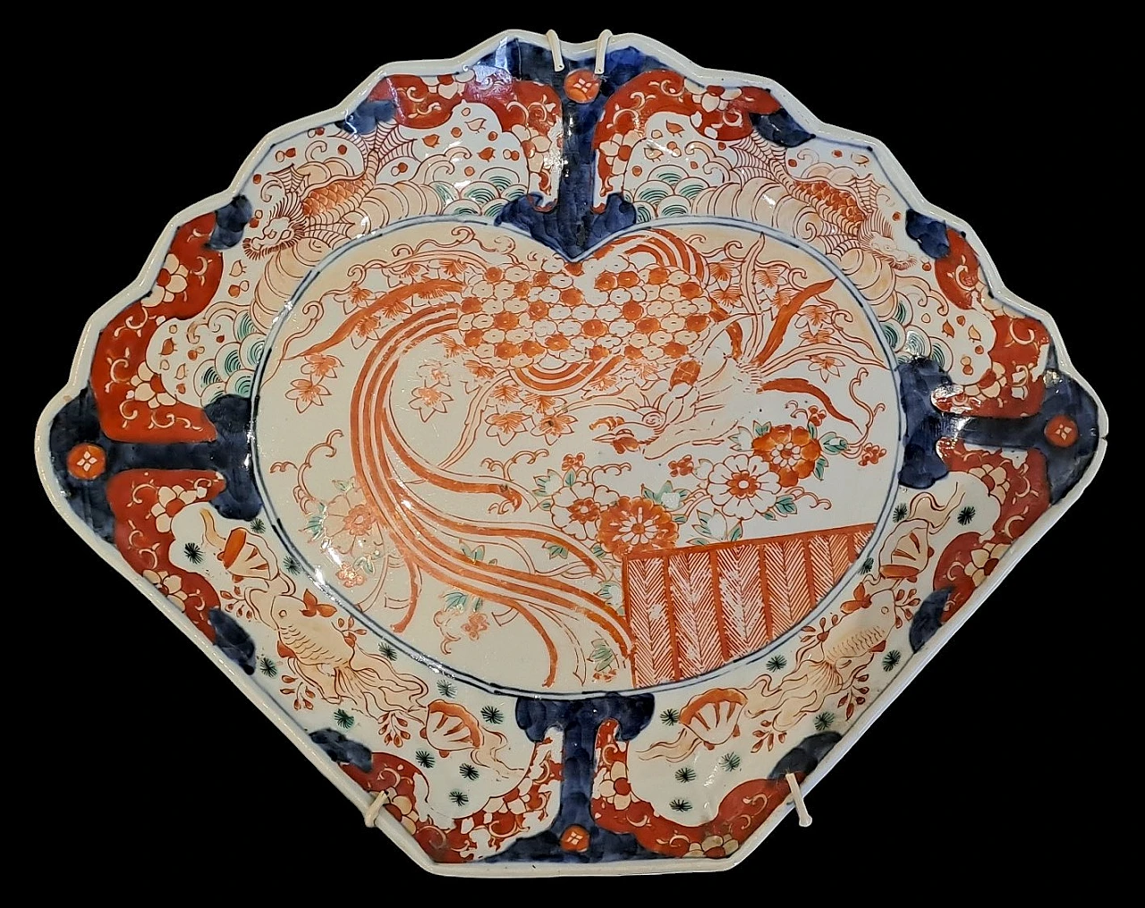 Pair of Japanese Imari fan ceramic plates, 19th century 2