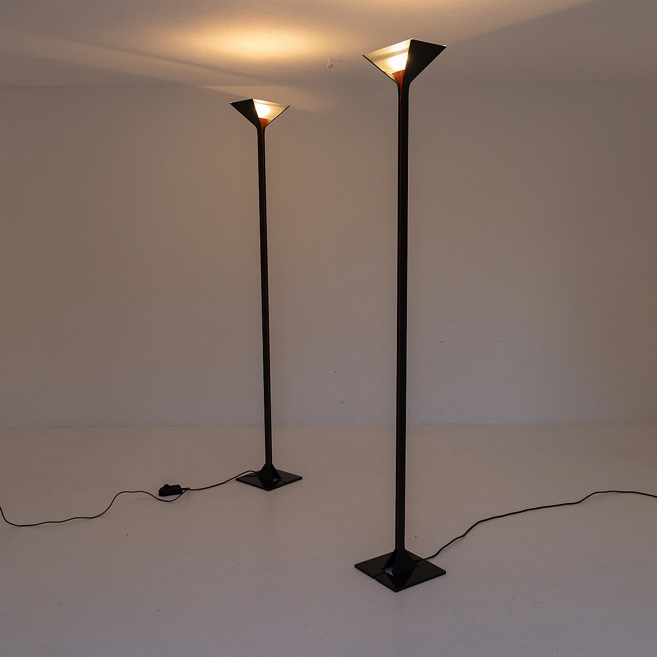 Pair of Papillona floor lamps by Tobia Scarpa for Flos, 1975 7