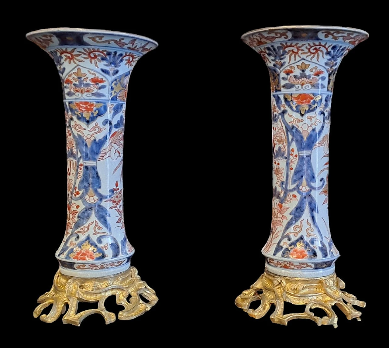 Pair of Imari cinese vases with trumpet shape, Kangxi, 18th century 1