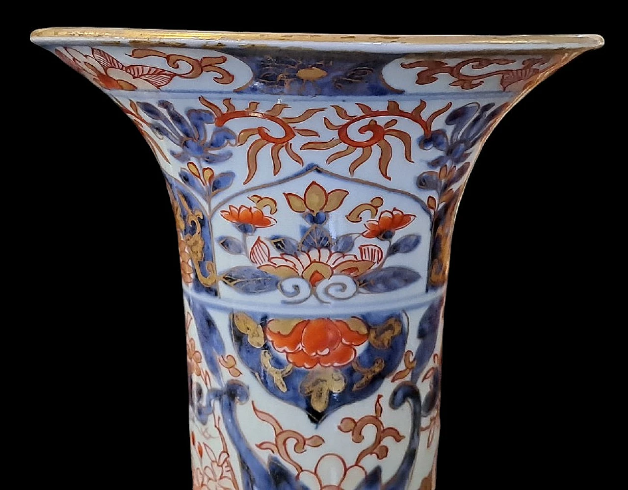 Pair of Imari cinese vases with trumpet shape, Kangxi, 18th century 3