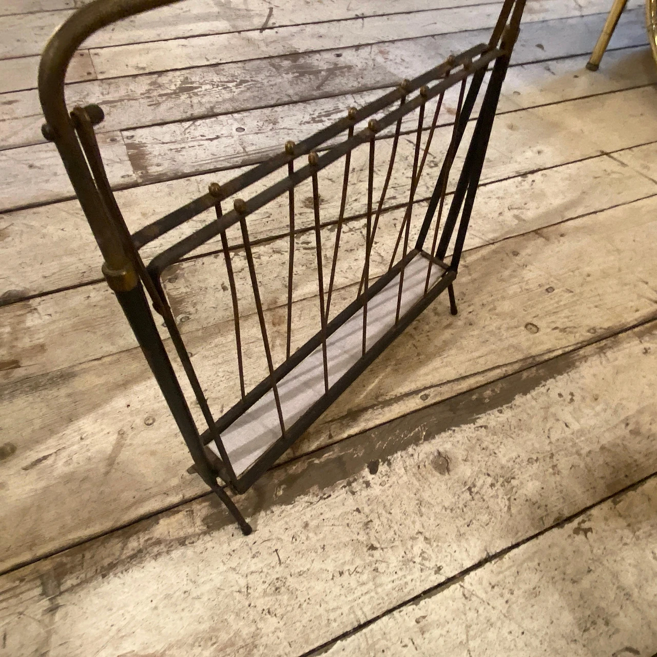 Black painted iron and brass magazine rack, 1950s 9