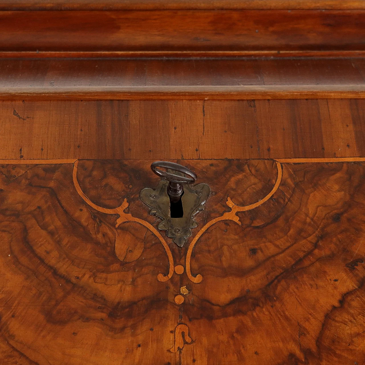 Barocchetto flap with briarwood veneer, mid-18th century 5