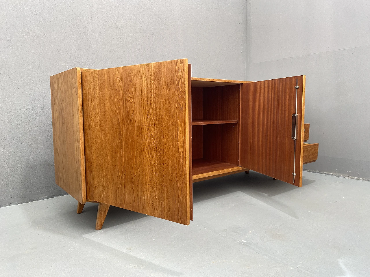 Credenza Mid Century U-460 di Jiří Jiroutek per Interiér Praha, Repubblica ceca 9