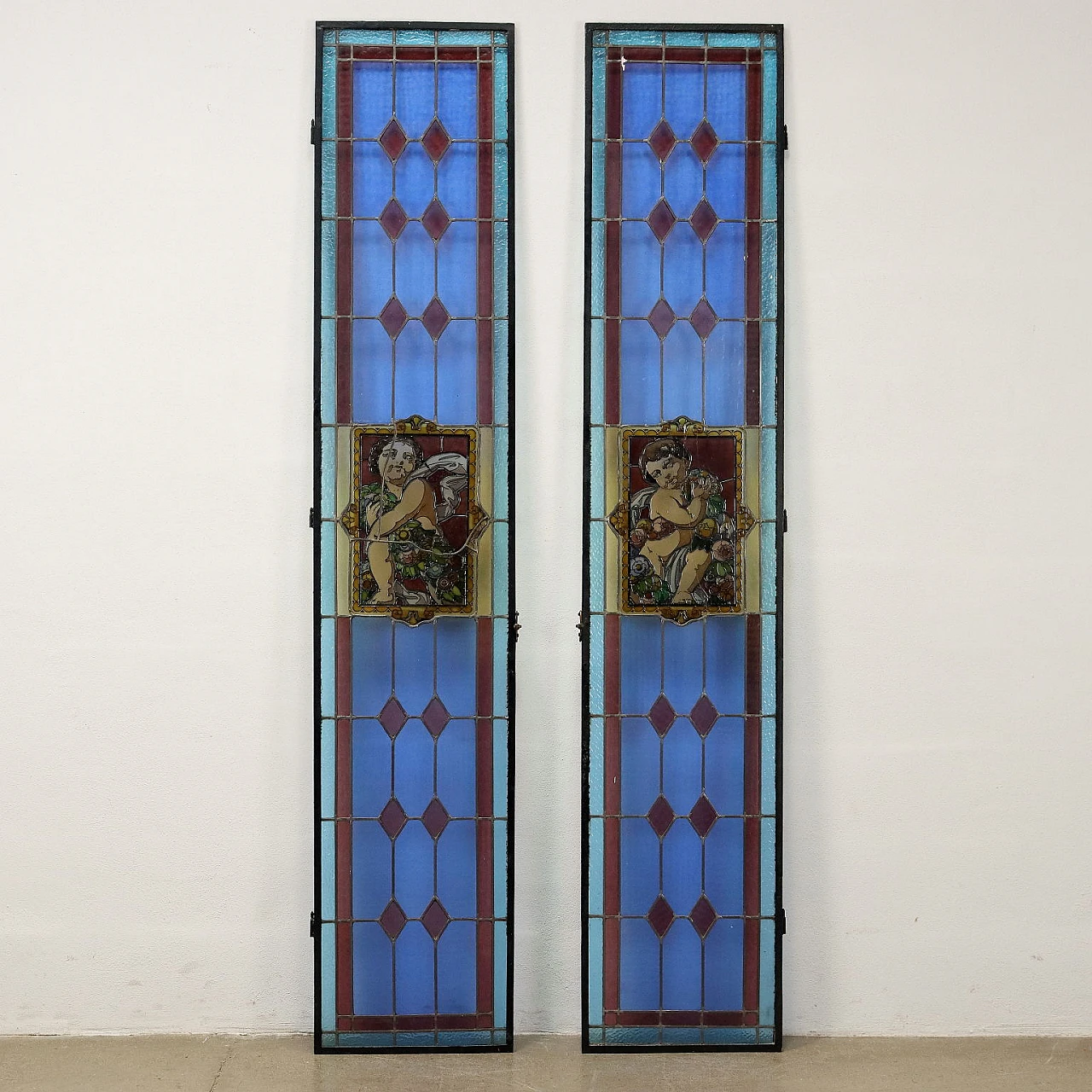 Pair of Art Nouveau stained glass windows with putti and flowers 3