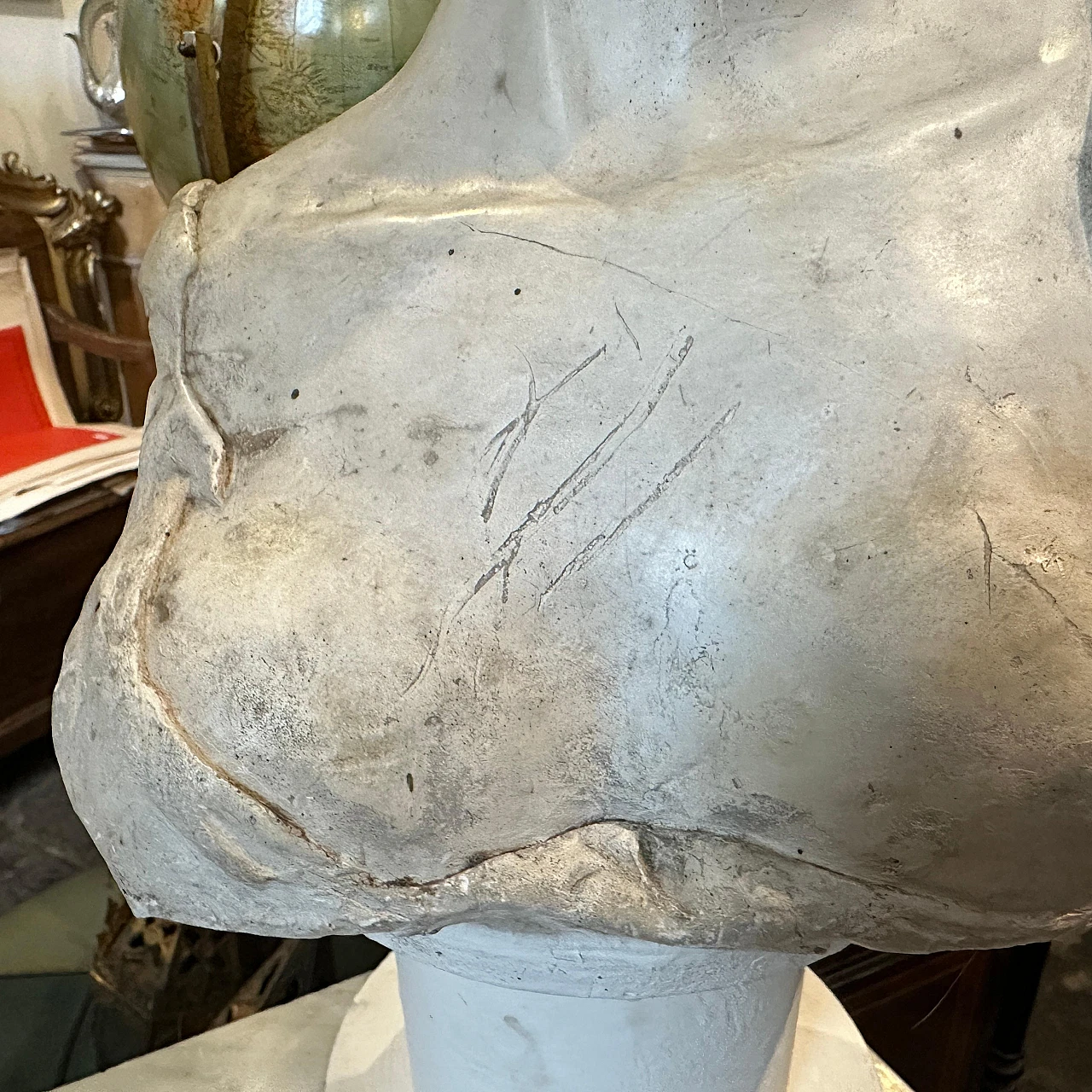 Scultura di donna in gesso in stile liberty, primo '900 9