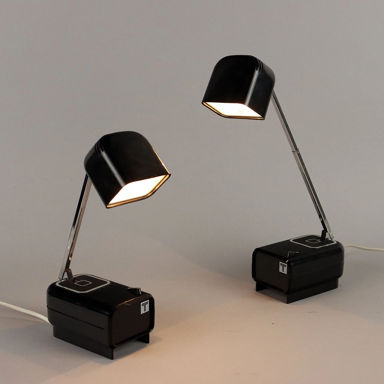 Pair of lacquered aluminium table lamps by Tronconi, 1980s 1