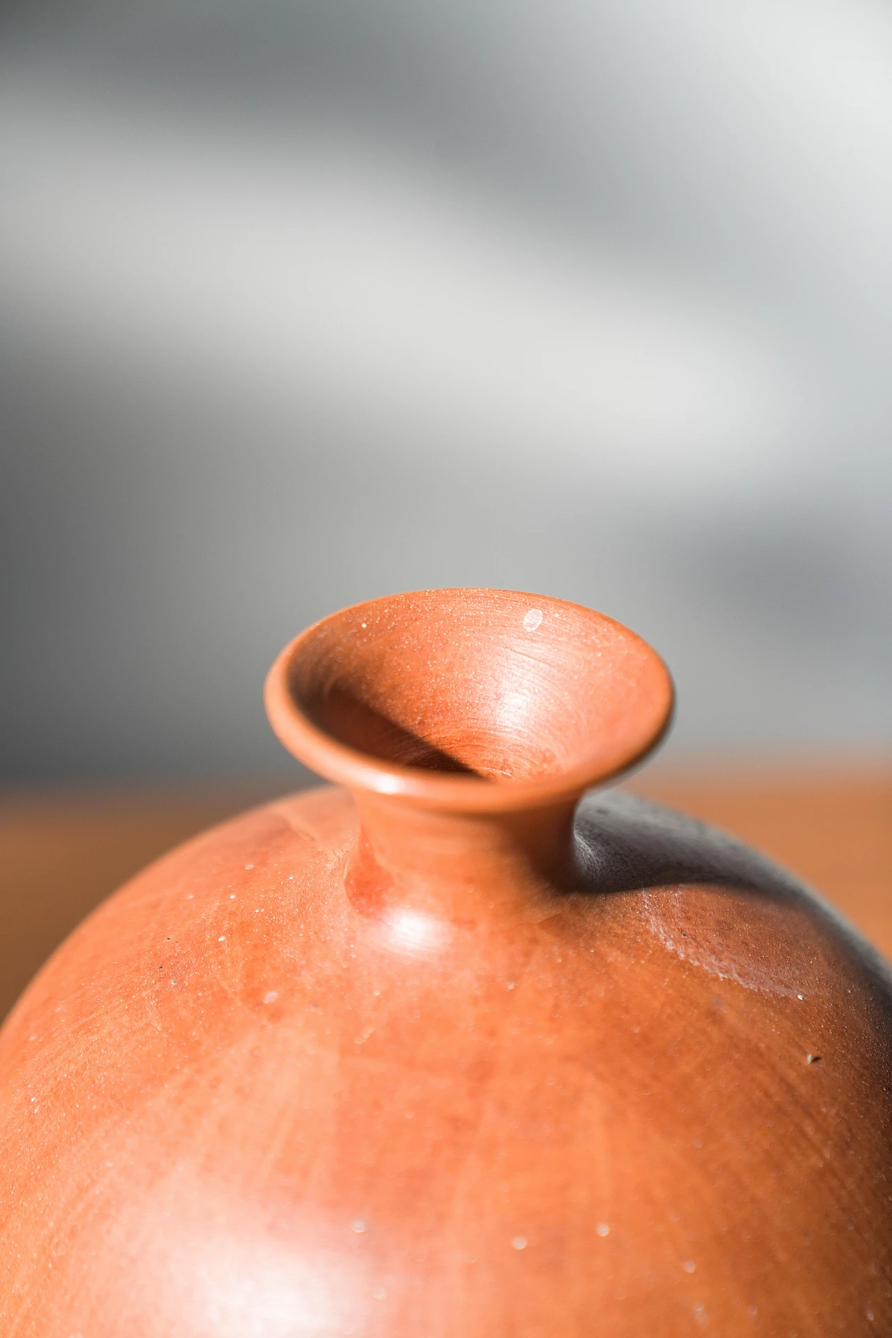 Coppia di vasi in terracotta, anni '80 10