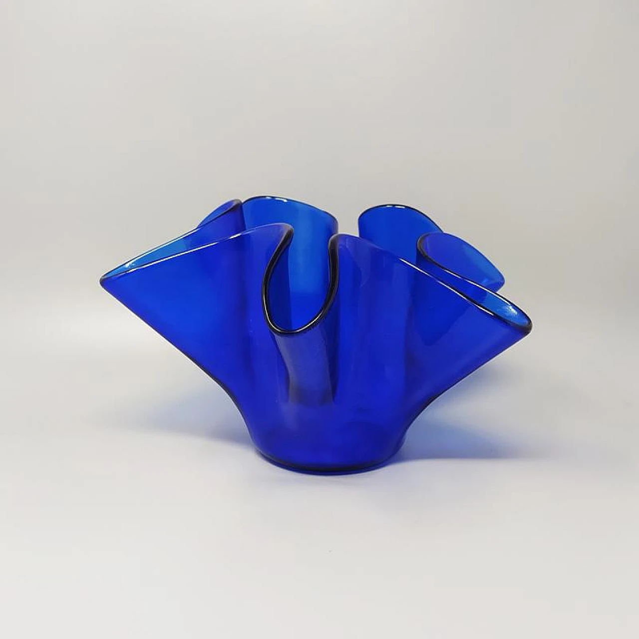 Blue Fazzoletto vase  by Dogi in Murano Glass. 1970s 3