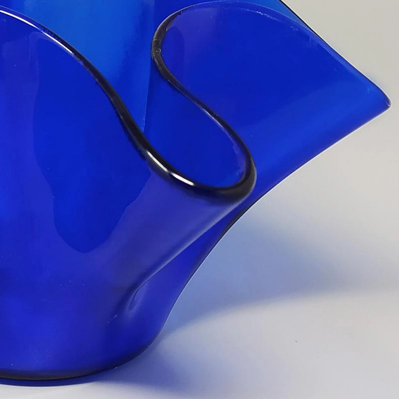 Blue Fazzoletto vase  by Dogi in Murano Glass. 1970s 8