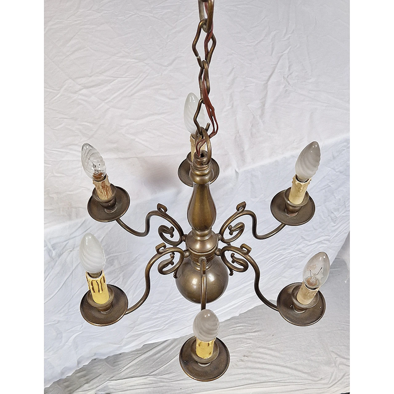 Six-light metal chandelier 2