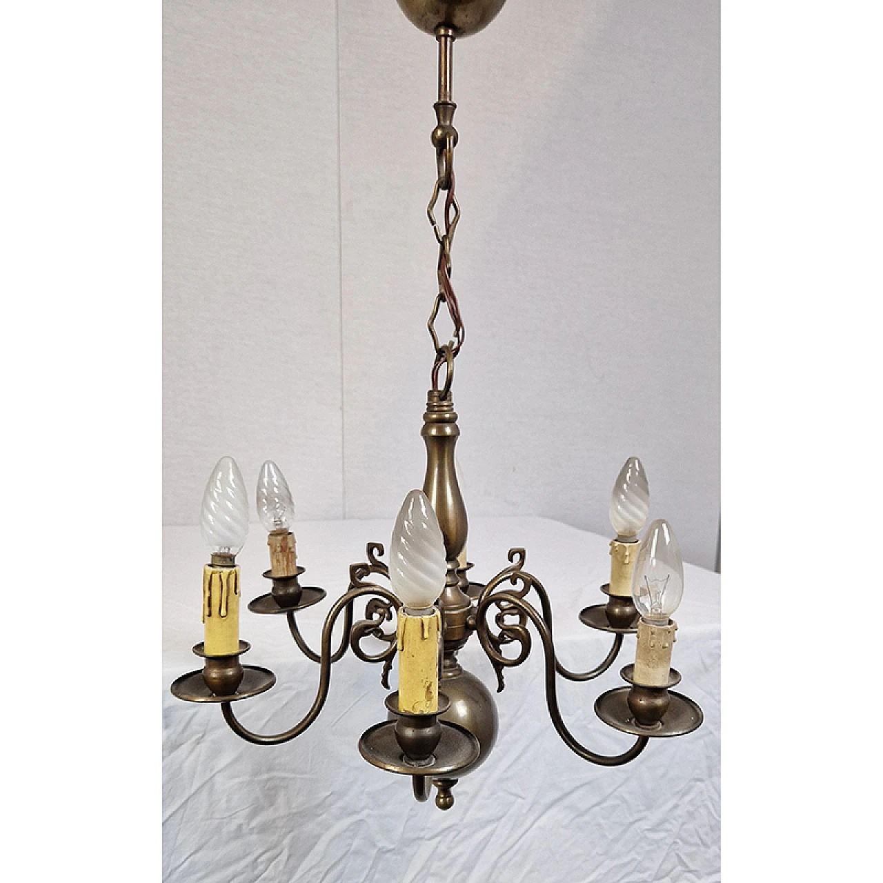 Six-light metal chandelier 5