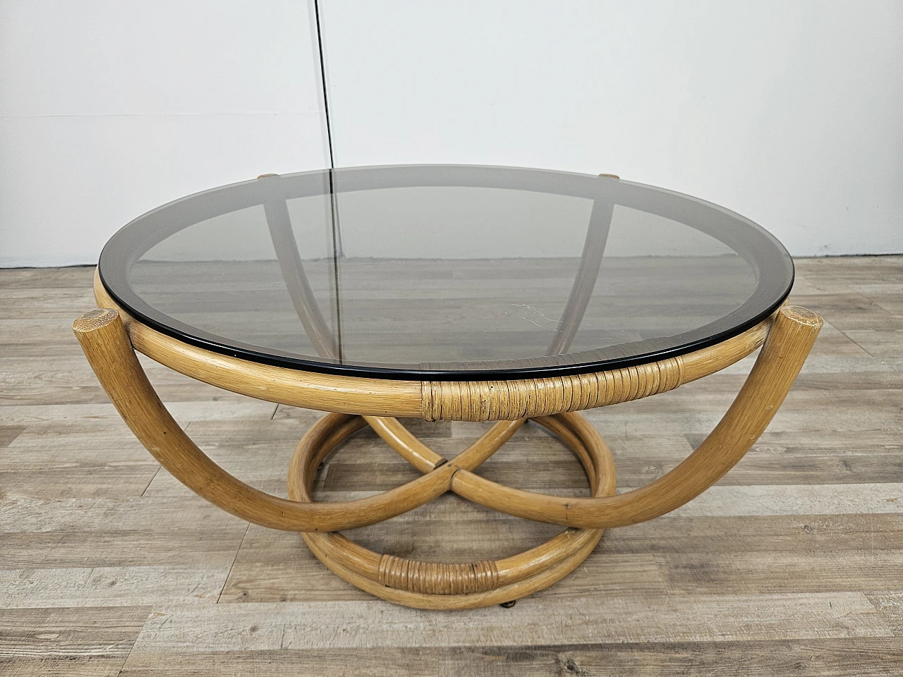 Round coffee table in bamboo and smoked glass 4