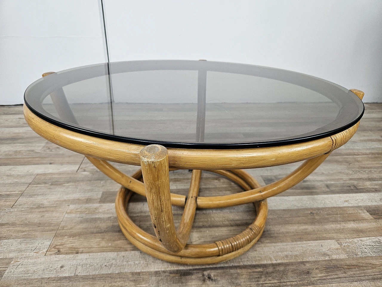 Round coffee table in bamboo and smoked glass 5