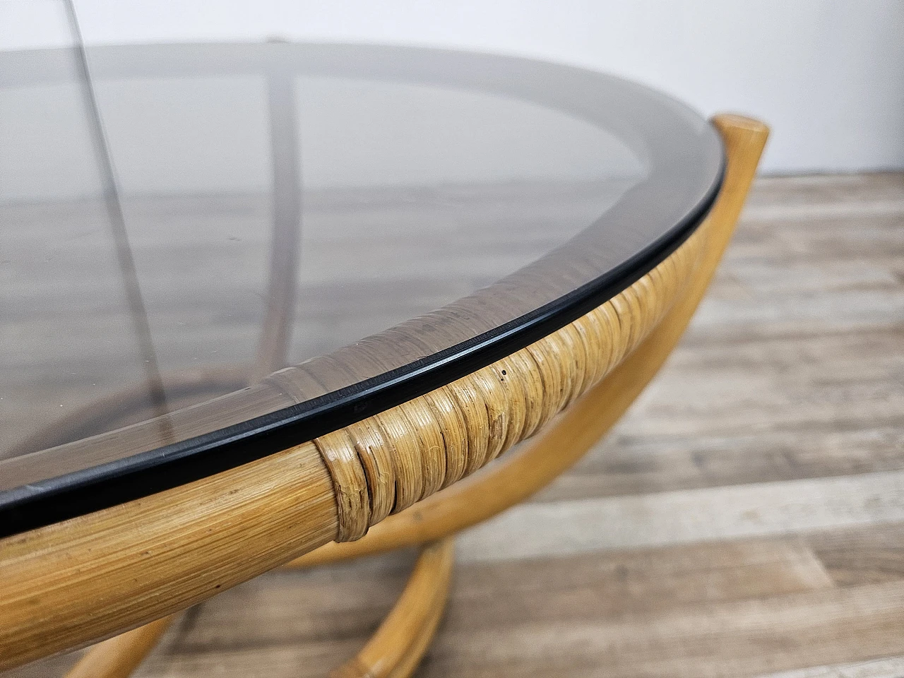 Round coffee table in bamboo and smoked glass 8