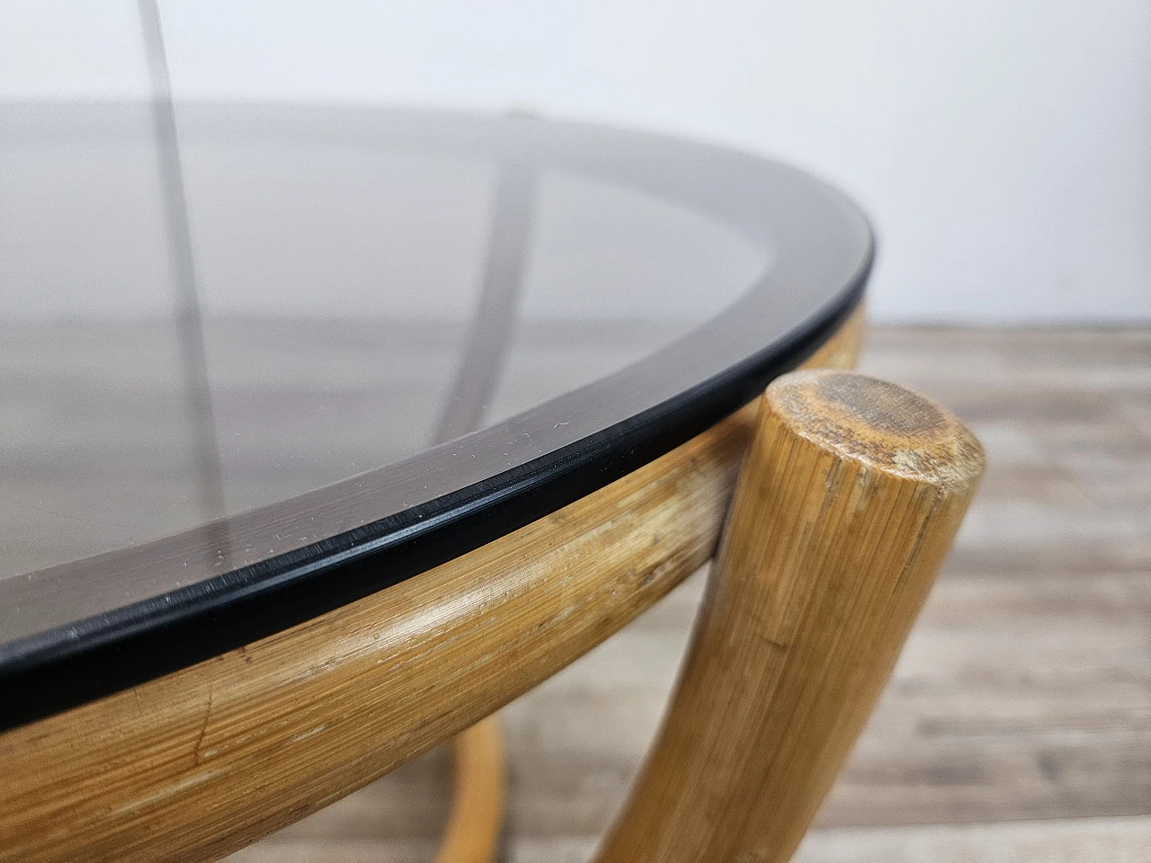 Round coffee table in bamboo and smoked glass 11